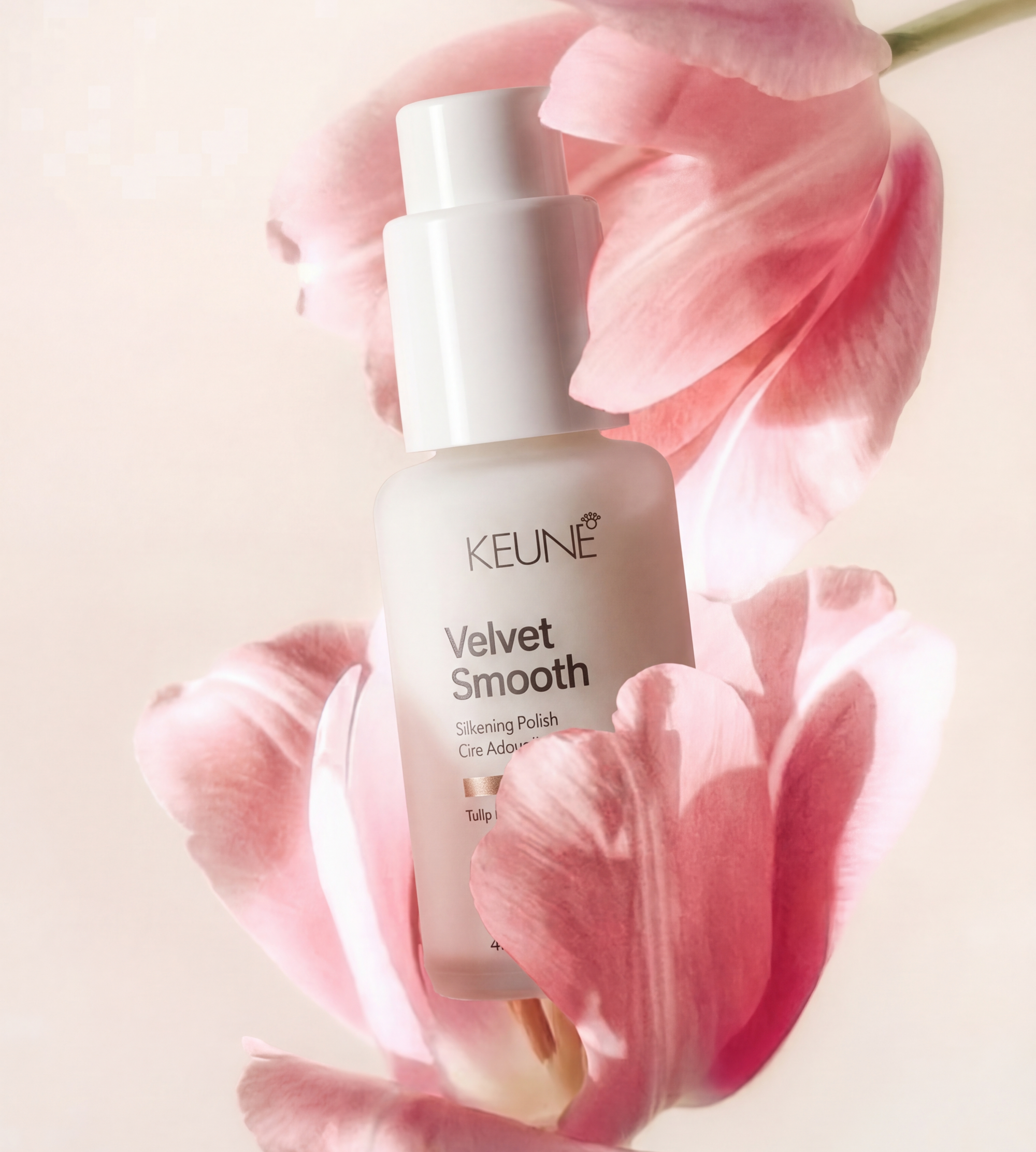 Keune Frizz-Free Pro Set with detangler brush for smooth, silky hair.